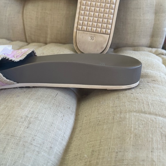 FENDI SLIDES Authentic pink & gray - Picture 2 of 6